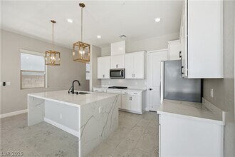 402 Purple Sandpiper St in Las Vegas, NV - Building Photo - Building Photo