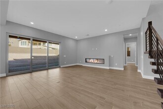 10648 Stone Ledge Ave in Las Vegas, NV - Building Photo - Building Photo