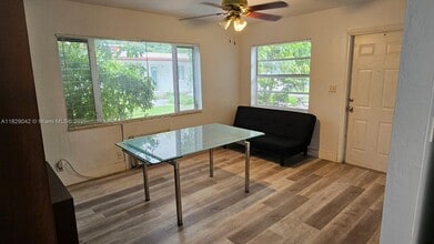 808 NE 10th St, Unit 3 in Hallandale Beach, FL - Building Photo - Building Photo