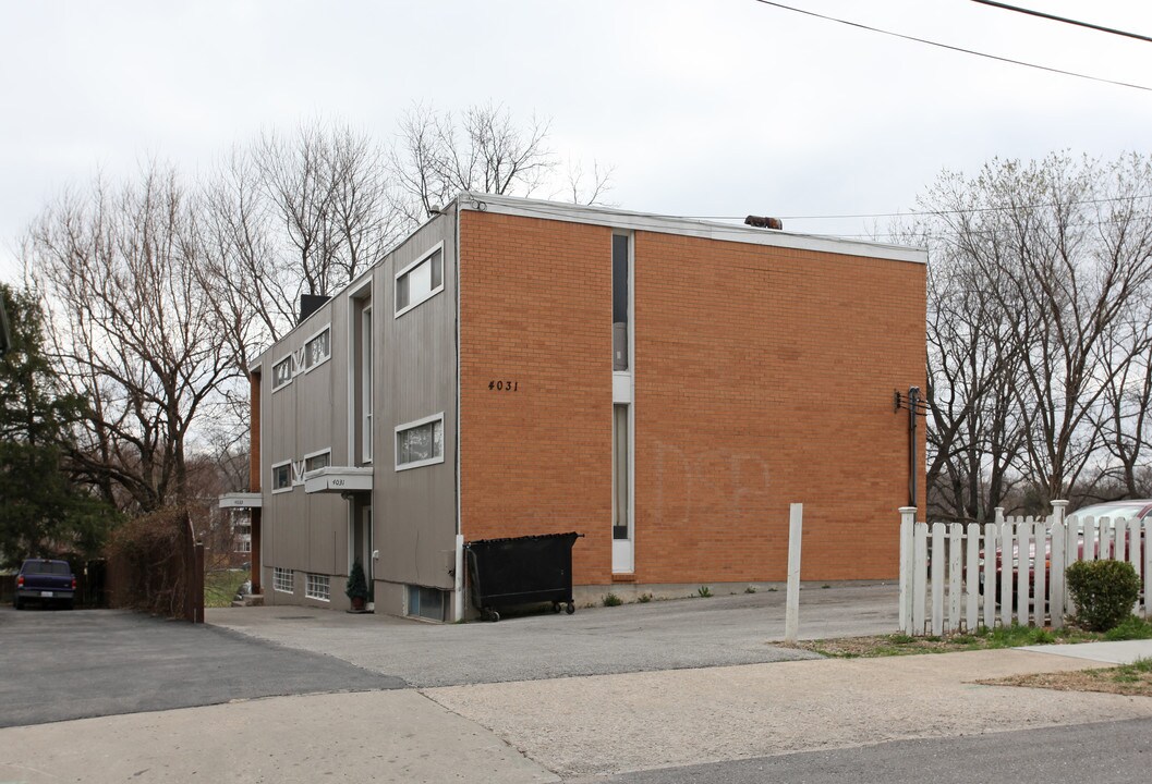 4031-4033 Locust St in Kansas City, MO - Foto de edificio