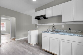 43 Seyms St in Hartford, CT - Building Photo - Building Photo