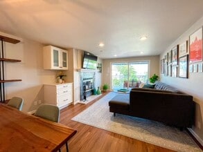 6920 California Ave SW in Seattle, WA - Building Photo - Building Photo
