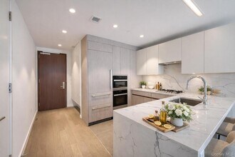 133-27 39th Ave, Unit 5T in Queens, NY - Foto de edificio - Building Photo