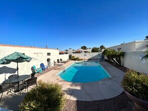 8020 E Oak St in Scottsdale, AZ - Building Photo - Building Photo