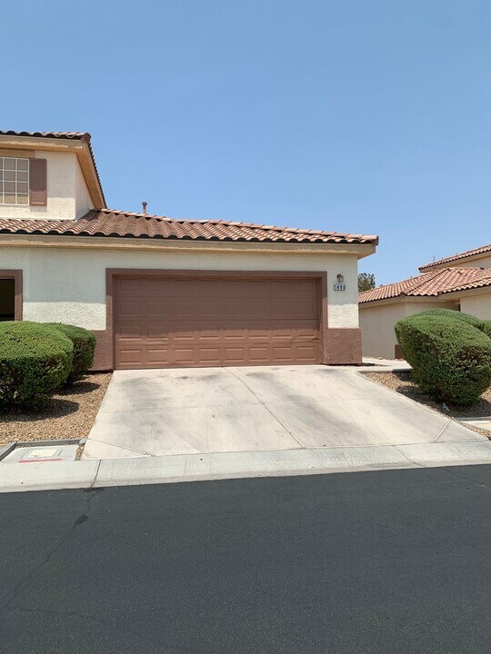 1490 Orange Jubilee Rd in Henderson, NV - Building Photo