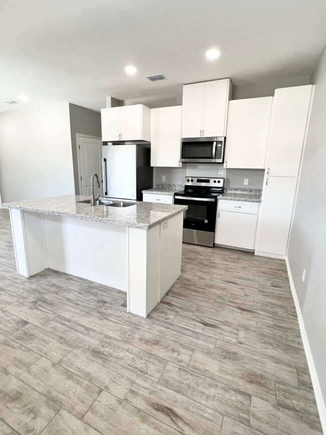 1306 W Heritage Dr, Unit 2 in Pharr, TX - Foto de edificio - Building Photo