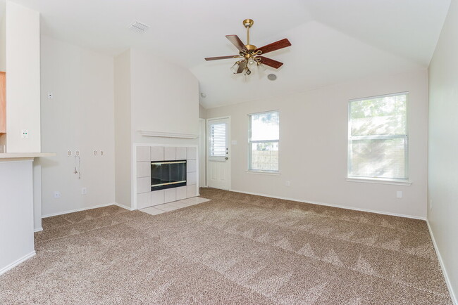 5528 Spring Ridge Dr in Watauga, TX - Building Photo - Building Photo