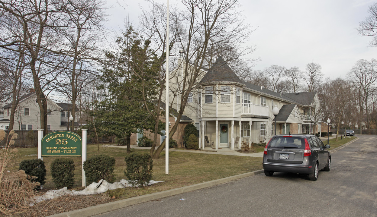 Carleton Green in East Islip, NY - Building Photo