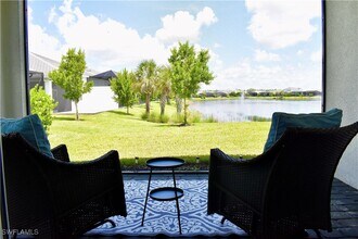 9175 Cayman Dr in Naples, FL - Foto de edificio - Building Photo
