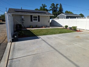 210 4th St in Orland, CA - Building Photo - Building Photo