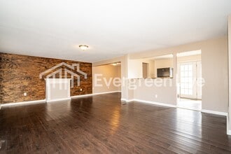 7414 Cedar Knolls Dr in Dayton, OH - Building Photo - Building Photo