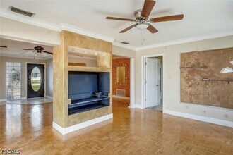 806 N Entrada Dr in Ft. Myers, FL - Building Photo - Building Photo