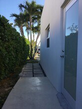 10255 SW 34th St, Unit 1 in Miami, FL - Building Photo - Building Photo