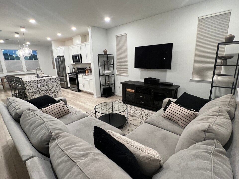 24157 Amaranth Loop in Hayward, CA - Building Photo