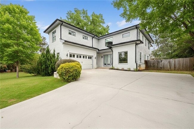 property at 2975 Osborne Rd NE