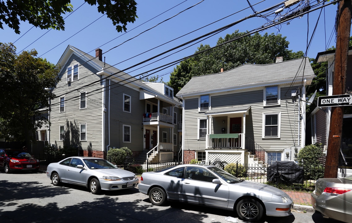 117 Pleasant Street in Cambridge, MA - Building Photo