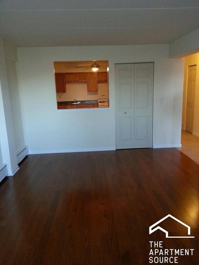 6821 N Sheridan Rd, Unit 302 in Chicago, IL - Building Photo - Building Photo