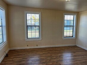 102 E Carrie Manor St in Manor, TX - Building Photo - Building Photo