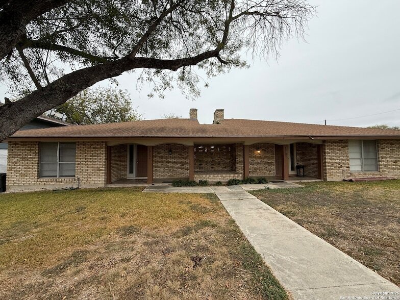 10104 Ironside Dr in San Antonio, TX - Building Photo