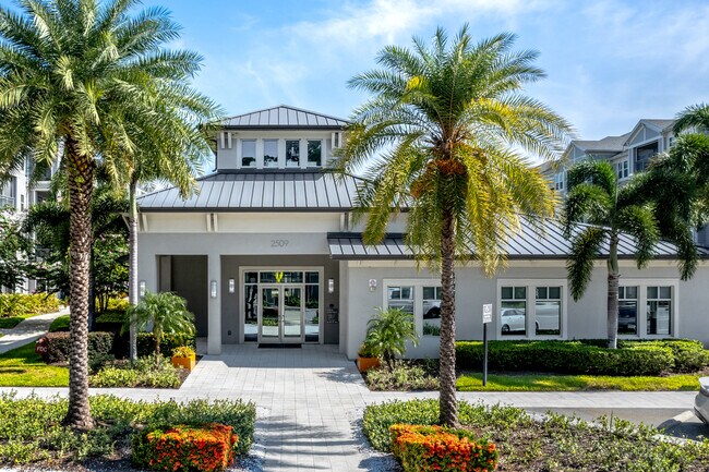 Venue Live Oak in Sarasota, FL - Foto de edificio - Building Photo
