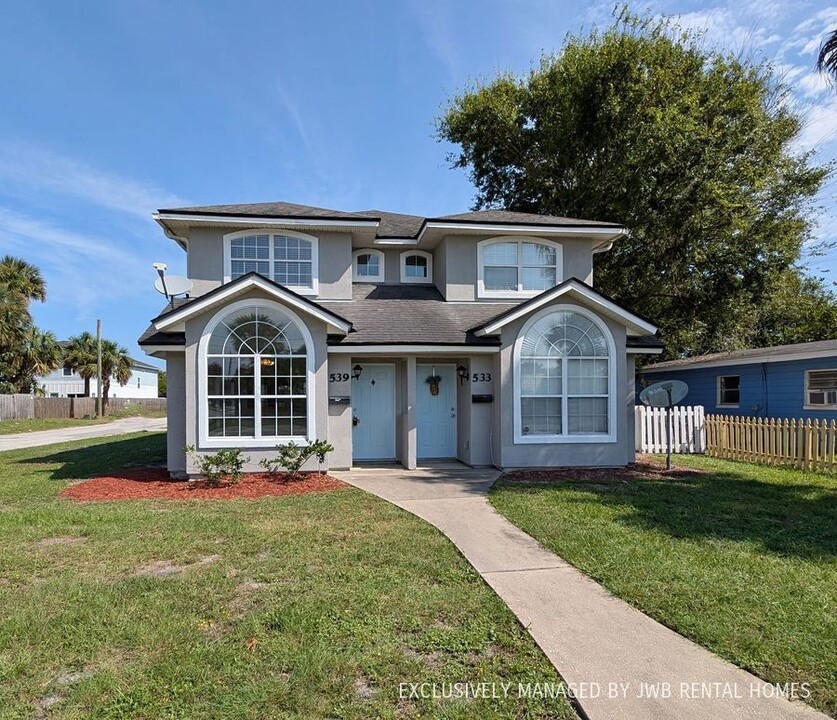 539 3rd Ave S in Jacksonville Beach, FL - Foto de edificio