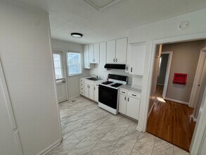 2513 Sherry Rd in Louisville, KY - Building Photo - Building Photo