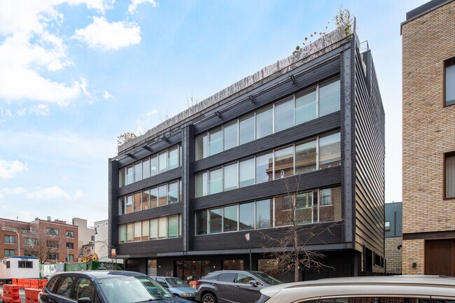 140-142 N 1st St in Brooklyn, NY - Foto de edificio - Building Photo