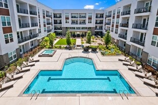 Everleigh Vernon Hills 55+ Active Adult Apartments