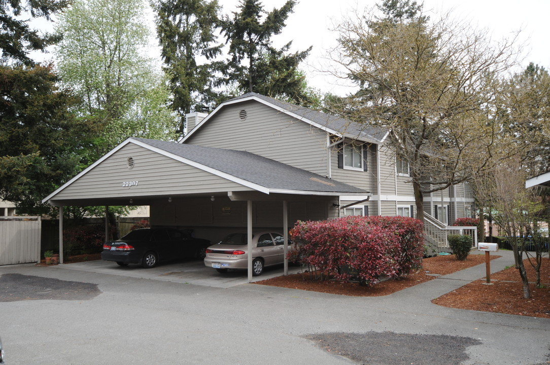 22307 76th Ave W in Edmonds, WA - Foto de edificio