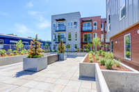 Burke + Union Apartments in Seattle, WA - Foto de edificio - Building Photo