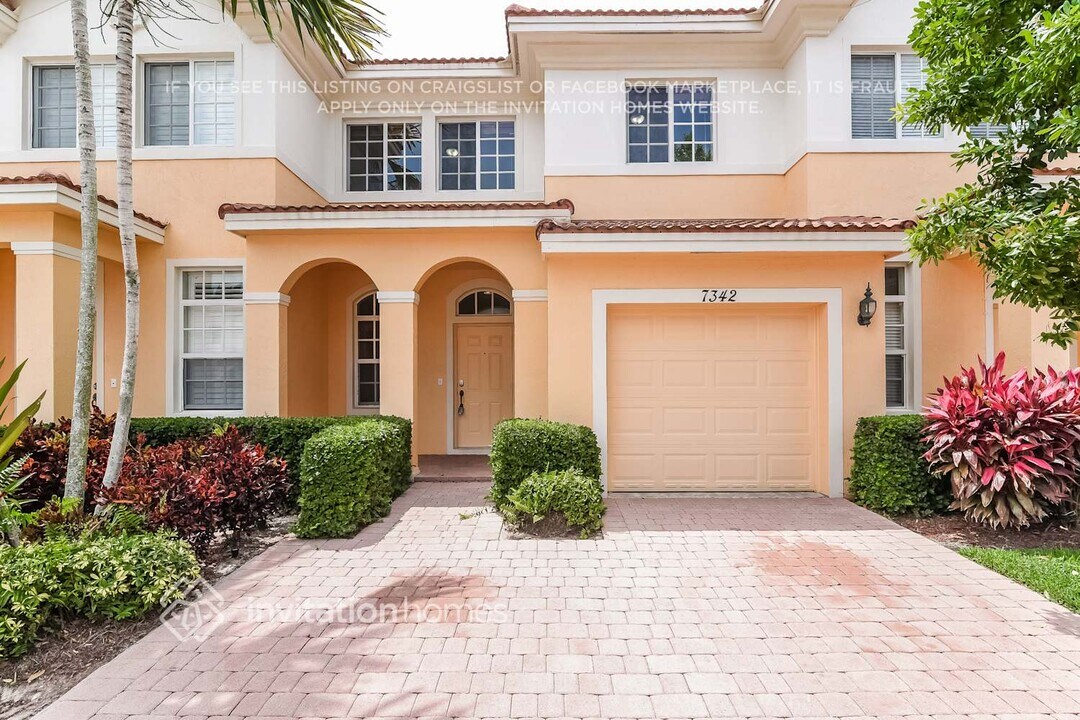 7342 Briella Dr in Boynton Beach, FL - Building Photo