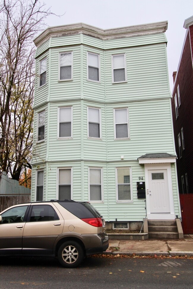 94 E Cottage St in Boston, MA - Building Photo - Building Photo