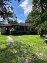 9008 Van Buren Ave in Jacksonville, FL - Building Photo