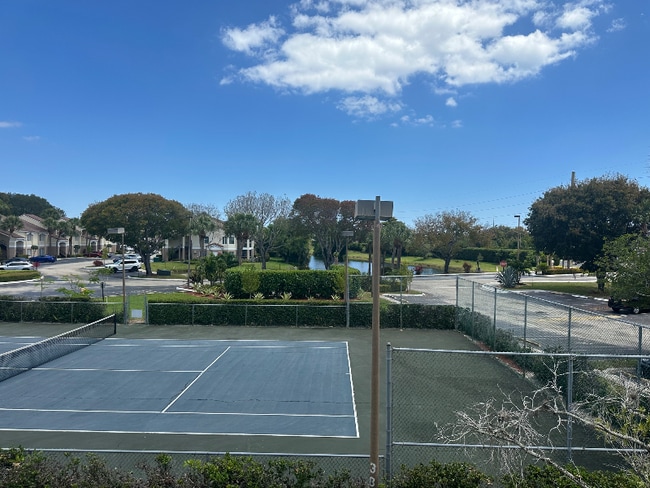 property at 815 Boynton Beach Blvd