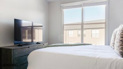 49 Boulevard SE, Unit C-527 in Atlanta, GA - Building Photo - Building Photo