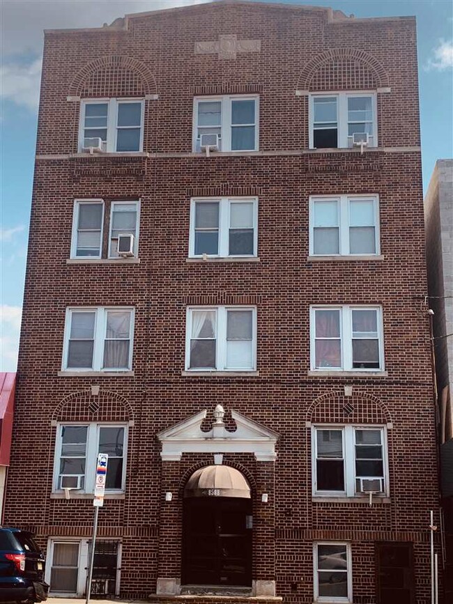 8508 John F. Kennedy Blvd-Unit -A3 in North Bergen, NJ - Building Photo - Building Photo