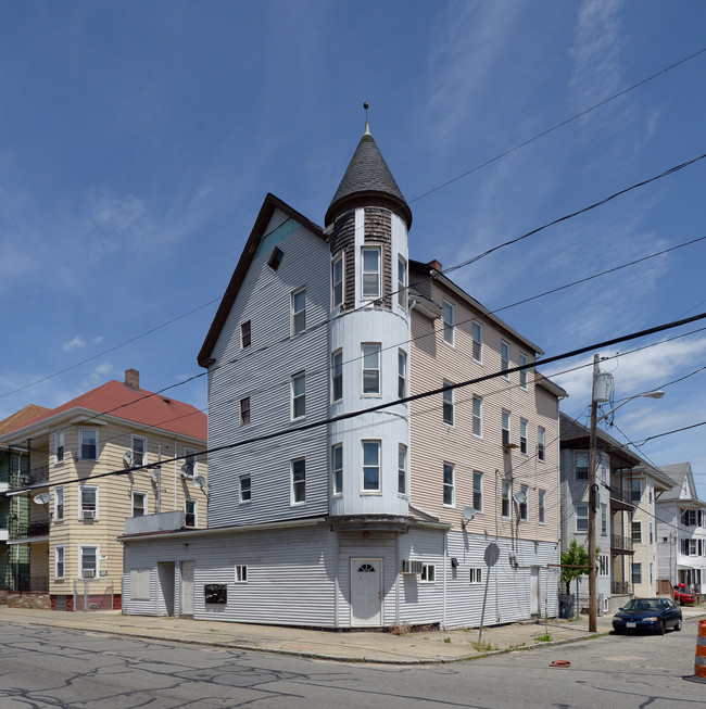 102 Ashley Blvd in New Bedford, MA - Building Photo - Building Photo