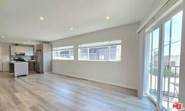 8532 Cashio St in Los Angeles, CA - Building Photo - Building Photo