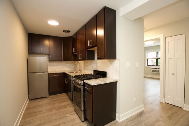 448 W Barry Ave in Chicago, IL - Building Photo - Building Photo