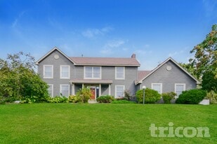 10071 Raleigh Ct in Woodbury, MN - Building Photo