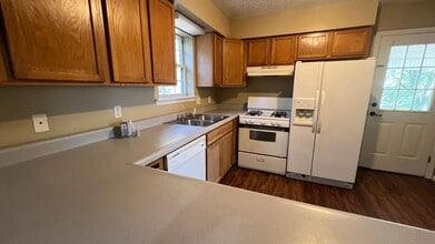 110 Hill Blvd in London, AR - Building Photo - Building Photo