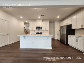 429 Venetian Dr in Sanford, NC - Building Photo - Building Photo