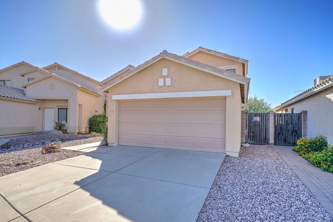 2147 E Robin Ln in Phoenix, AZ - Building Photo - Building Photo