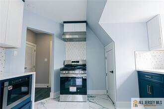 88 Hornsby St in Woodbridge Township, NJ - Building Photo - Building Photo
