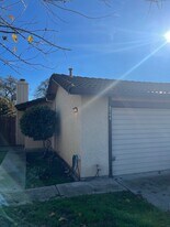 8744 Fox Creek Dr in Stockton, CA - Building Photo
