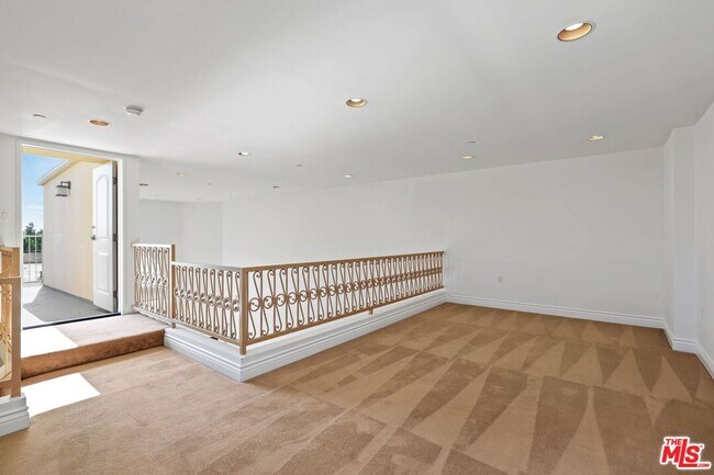 11346 Iowa Ave in Los Angeles, CA - Building Photo - Building Photo