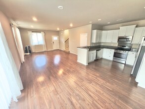 3453 Juno St NE in Lacey, WA - Foto de edificio - Building Photo