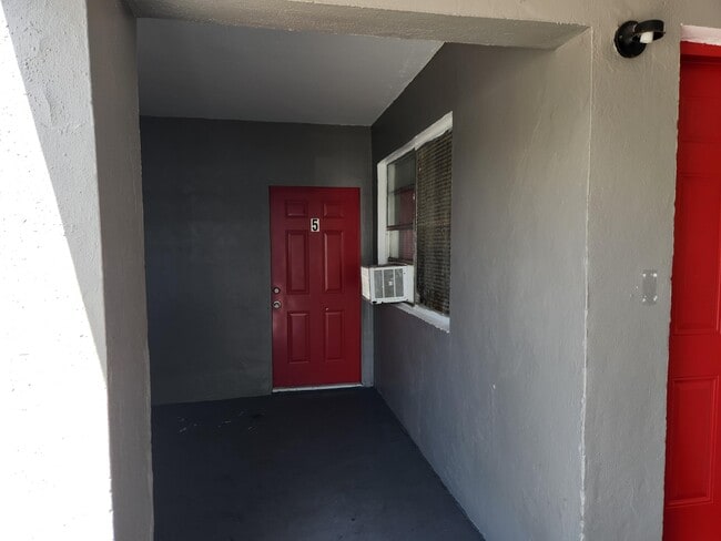 1025 13th St in West Palm Beach, FL - Building Photo - Building Photo