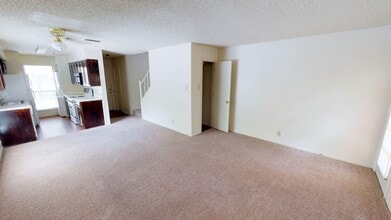 Sycamore Square in Denton, TX - Foto de edificio - Interior Photo