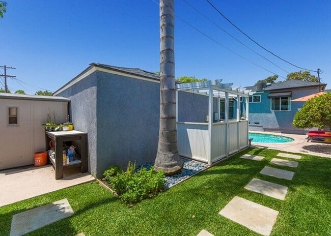 1488 S Durango Ave, Unit 2 in Los Angeles, CA - Building Photo - Building Photo